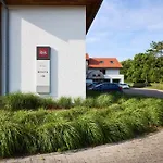 Ibis Hotel 3*