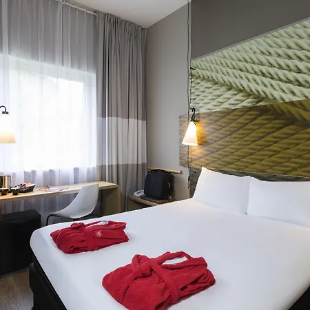 Ibis Hotel 3*