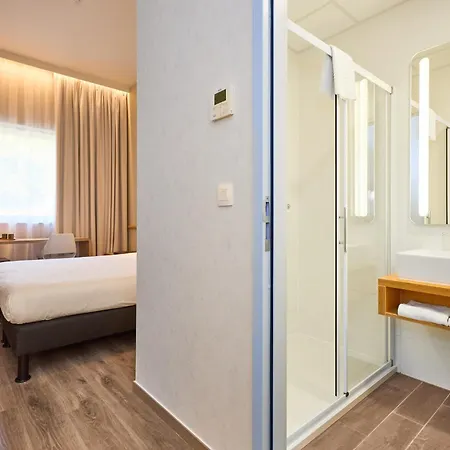 Ibis 3* De Haan