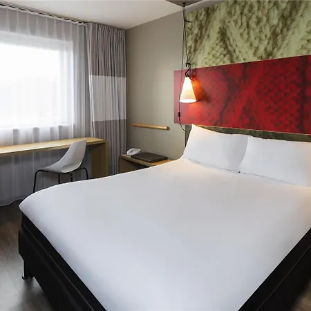 Ibis 3*