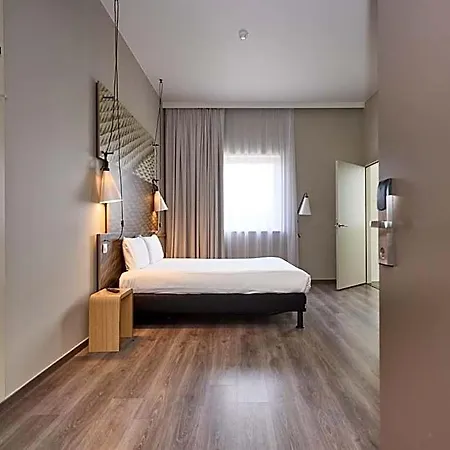 Ibis 3*