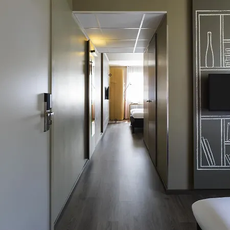 Ibis 3*